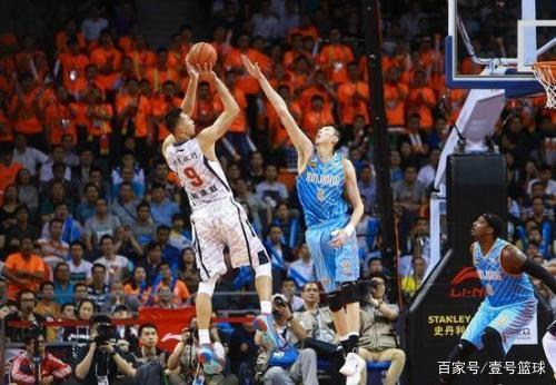 仅激励着他 仅激励着他