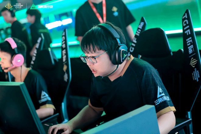 雷霆全面压 雷霆全面压